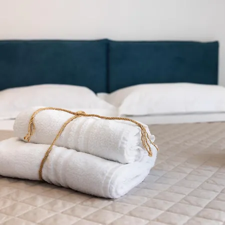 Riviera Collection - Carinzia Sea View アパート リッチョーネ