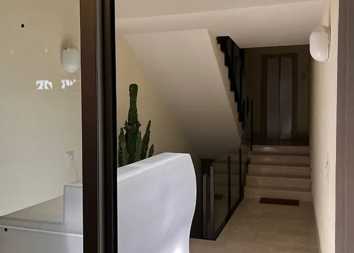 Carinzia Sea View 1982- Riviera Collection *