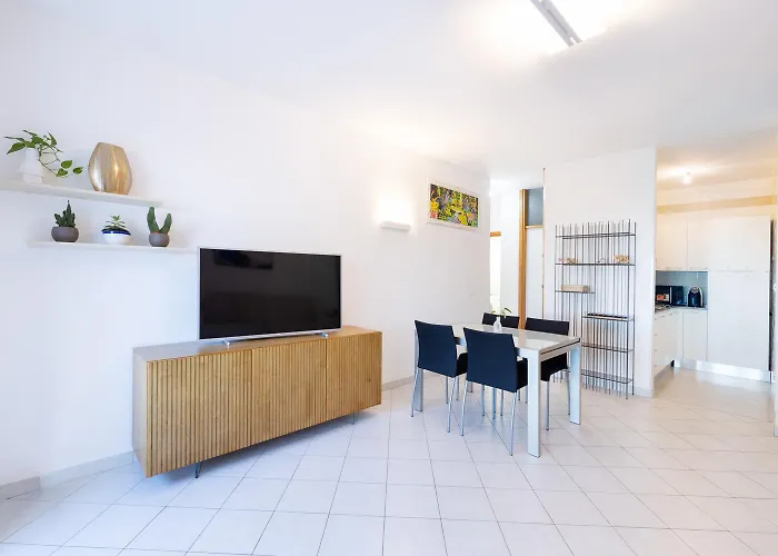 Carinzia Sea View 1982- Riviera Collection *